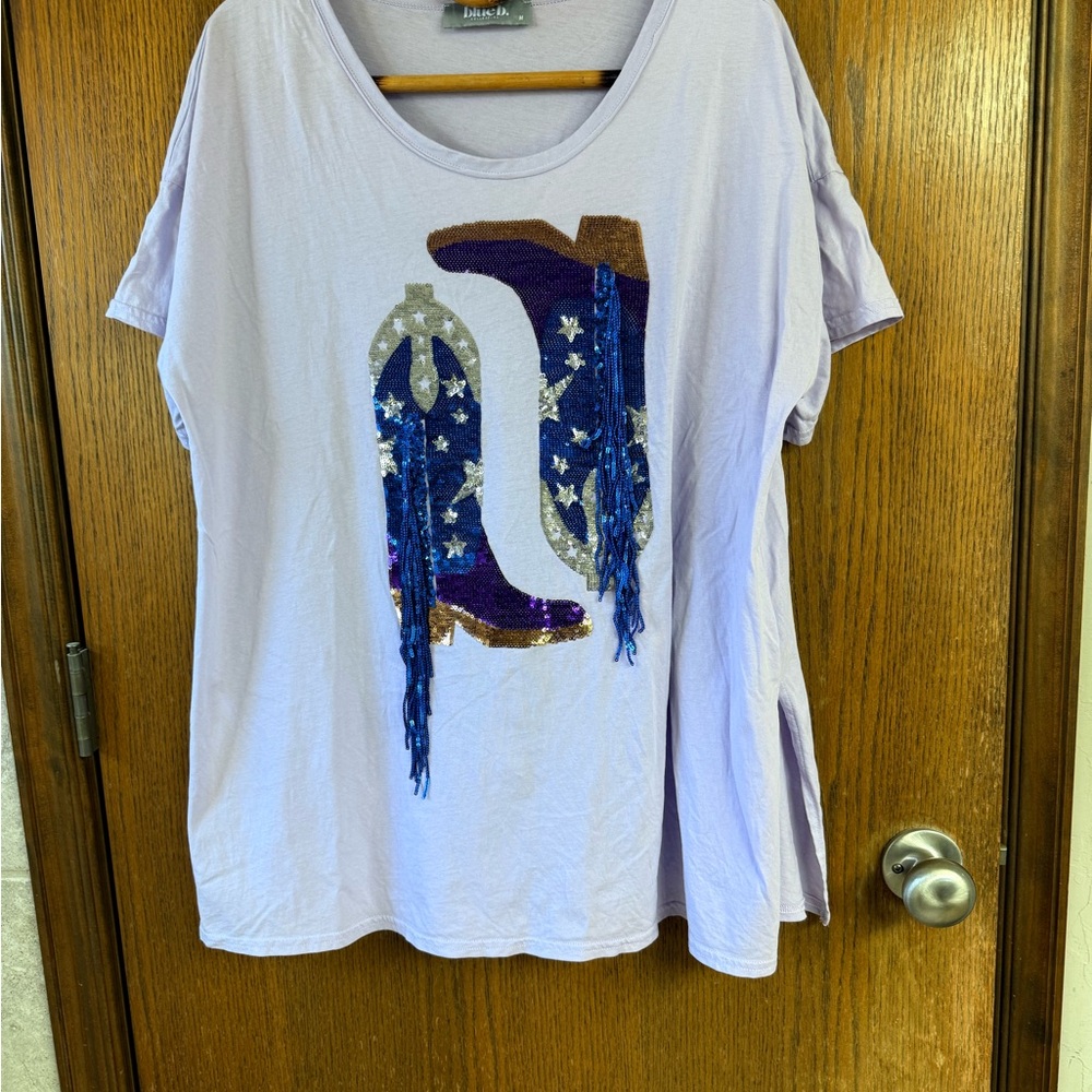 Blue B. Collection Lavender Sequin Cowboy Boot Design T-Shirt Top Size M